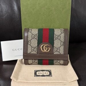 Gucci Women's Beige and Brown
Wallet with Red and Green Stripe